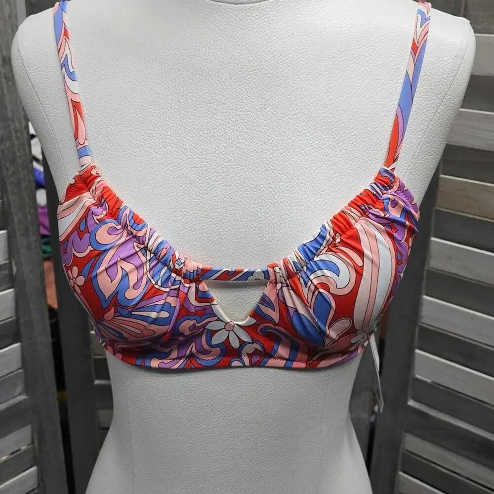 Lightly Lined Tunneled Front Keyhole Bralette Bikini Top | Shade & Shore | 32B